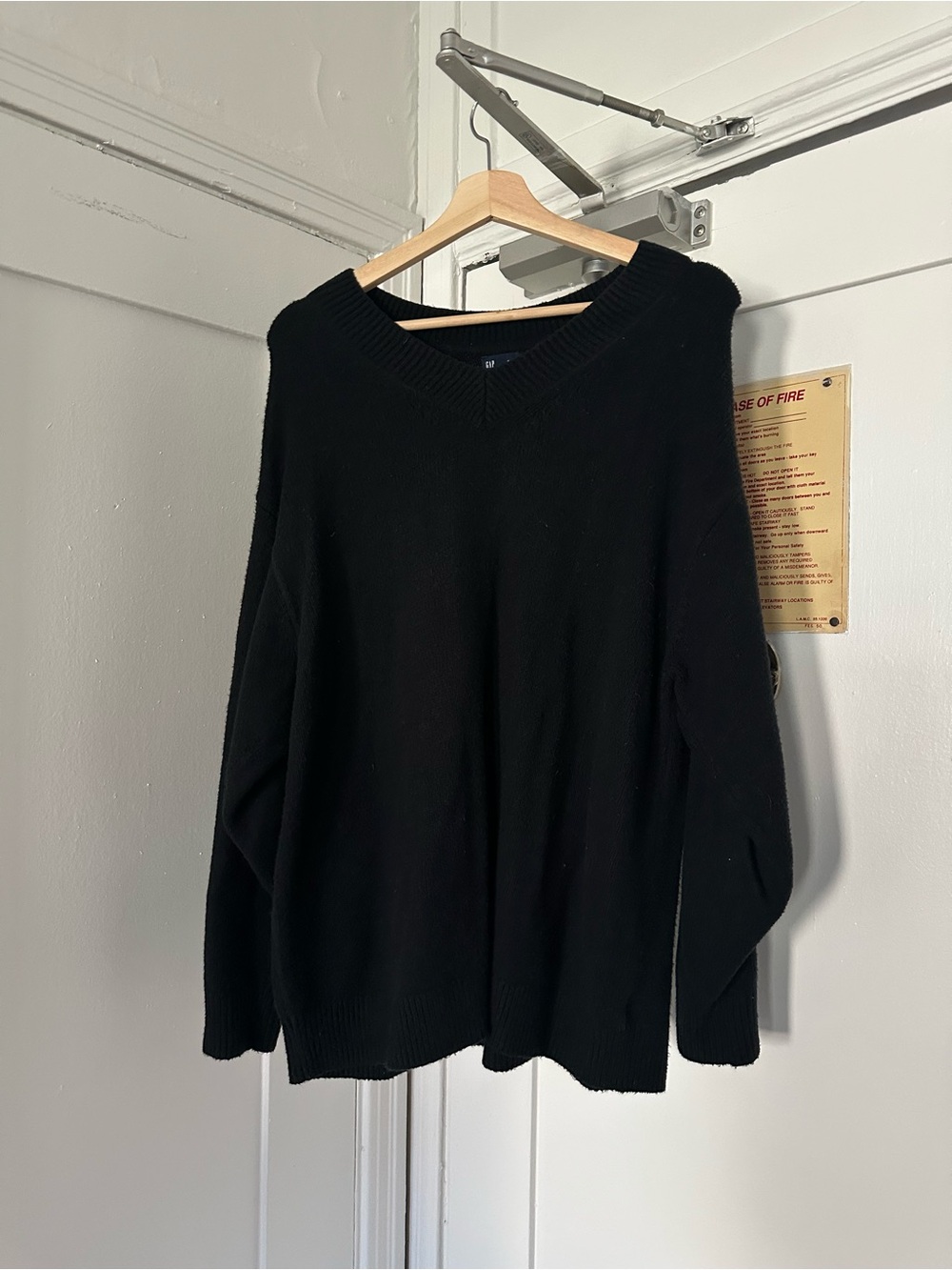 GAP Men's Black V-Neck Sweater dress